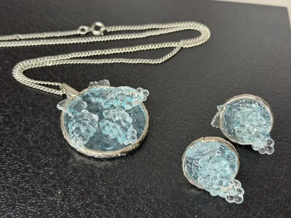 Vintage Blue Lucite Molded Grapes Pendant Necklace & Matching Earrings